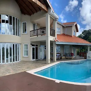 Villa Xona, Castries